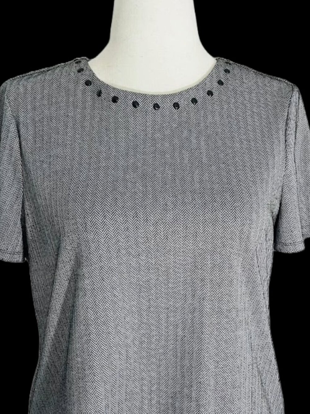 Vince Camuto black and white herringbone short sleeve blouse - size M